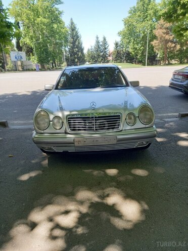 Mercedes E 230 1997, 240,000 km - 2.3 l - Mingəçevir