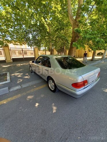 Mercedes E 230 1997, 240,000 km - 2.3 l - Mingəçevir