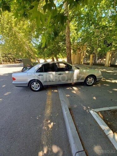 Mercedes E 230 1997, 240,000 km - 2.3 l - Mingəçevir
