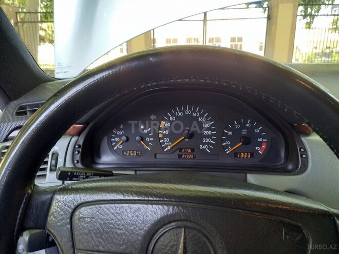 Mercedes E 230 1997, 240,000 km - 2.3 l - Mingəçevir
