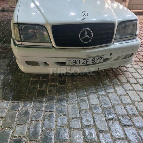 Mercedes S 320