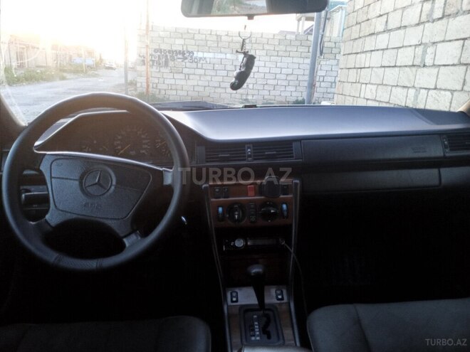 Mercedes E 220 1995, 529,680 km - 2.2 l - Sumqayıt