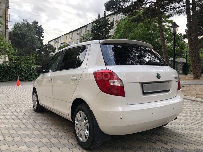 Skoda Fabia 2011, 315,000 km - 1.6 l - Bakı