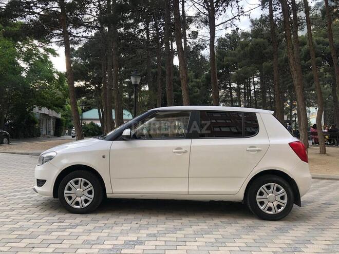 Skoda Fabia 2011, 315,000 km - 1.6 l - Bakı