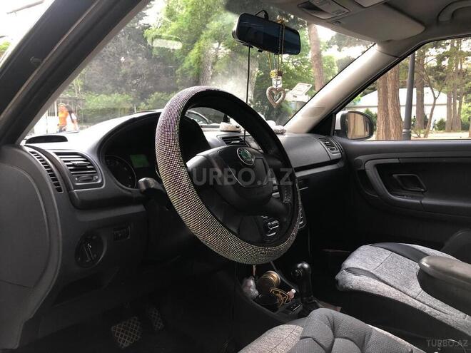 Skoda Fabia 2011, 315,000 km - 1.6 l - Bakı