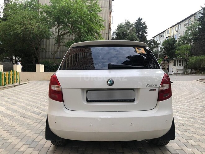 Skoda Fabia 2011, 315,000 km - 1.6 l - Bakı