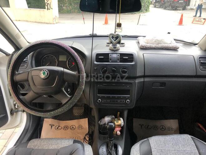 Skoda Fabia 2011, 315,000 km - 1.6 l - Bakı