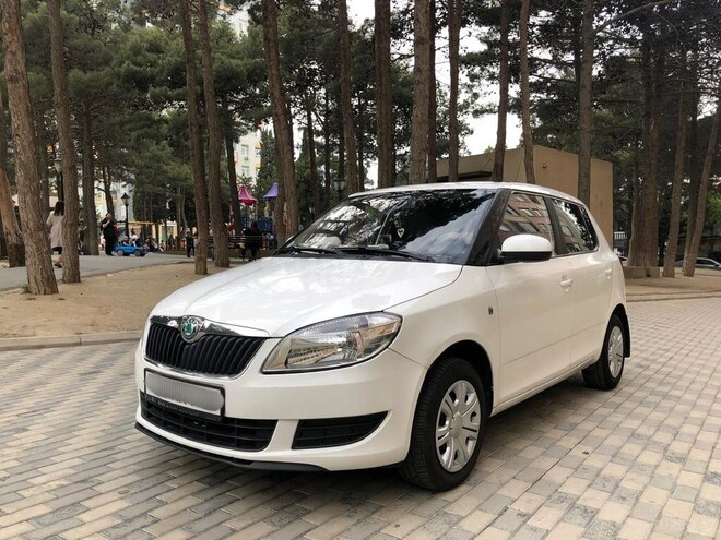 Skoda Fabia 2011, 315,000 km - 1.6 l - Bakı