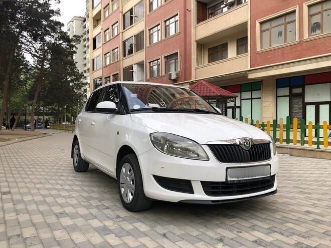 Skoda Fabia 2011, 315,000 km - 1.6 l - Bakı