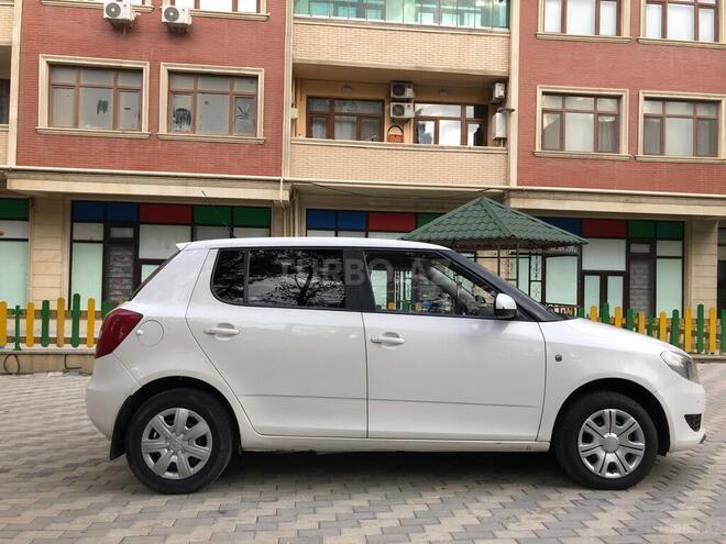 Skoda Fabia 2011, 315,000 km - 1.6 l - Bakı