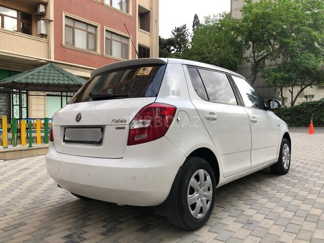 Skoda Fabia 2011, 315,000 km - 1.6 l - Bakı