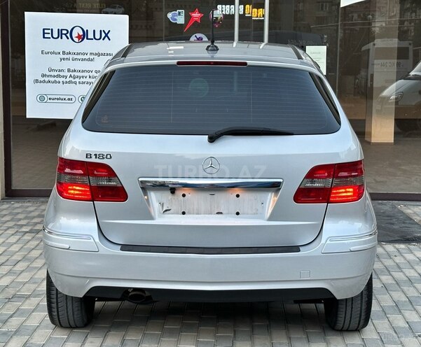 Mercedes B 180 2009, 99,000 km - 1.7 л - Bakı