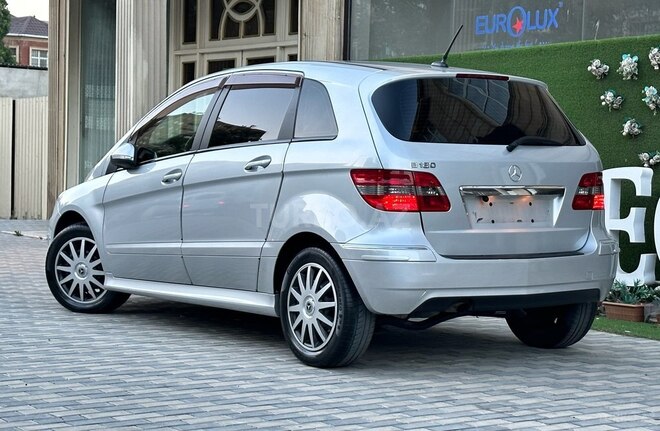 Mercedes B 180 2009, 99,000 km - 1.7 л - Bakı