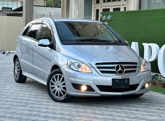 Mercedes B 180 2009, 99,000 km - 1.7 л - Bakı