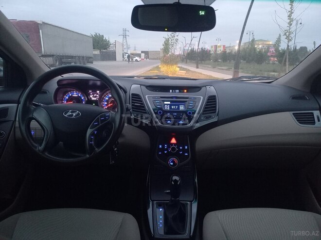 Hyundai Elantra 2015, 192,000 km - 1.8 л - Bakı