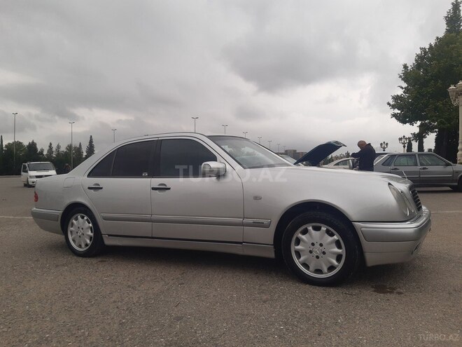 Mercedes E 200 1999, 334,000 km - 2.0 l - Bakı