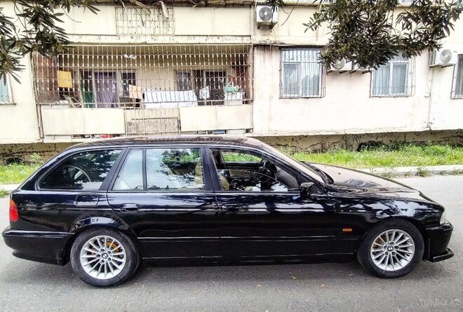 BMW 520 1999, 281,000 km - 2.2 l - Bakı