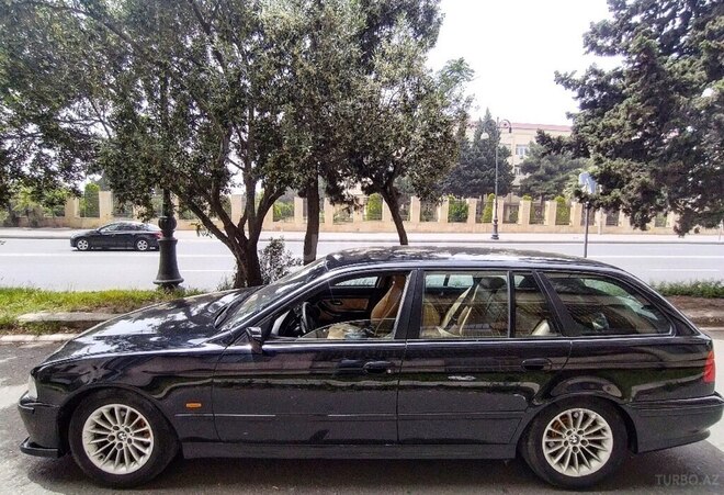 BMW 520 1999, 281,000 km - 2.2 l - Bakı
