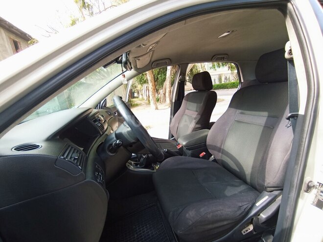 Toyota Corolla 2004, 417,000 km - 1.4 л - Sumqayıt