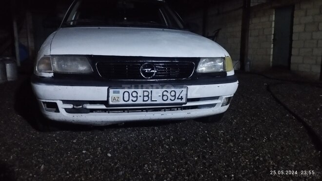 Opel Astra 1996, 237,783 km - 1.7 l - Bərdə