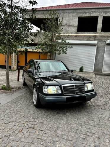 Mercedes E 220