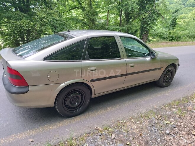 Opel Vectra 1997, 238,800 km - 2.0 l - Qax