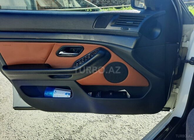 BMW 528 1997, 283,000 km - 2.8 л - Bakı