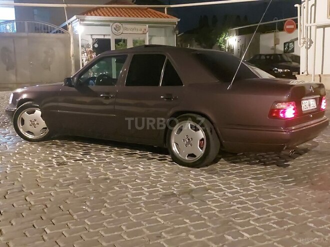 Mercedes E 220 1994, 300,000 km - 2.2 l - Bakı