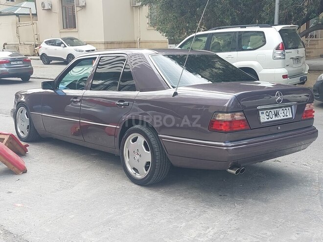 Mercedes E 220 1994, 300,000 km - 2.2 l - Bakı