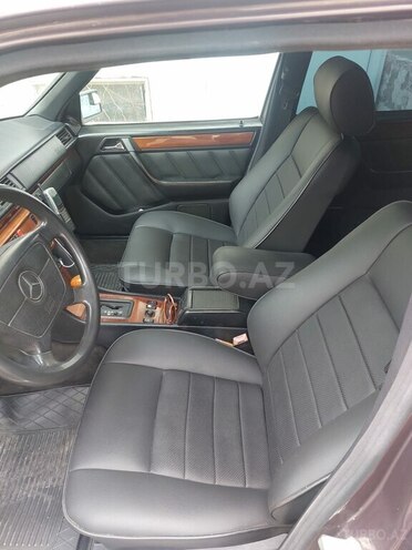 Mercedes E 220 1994, 300,000 km - 2.2 l - Bakı