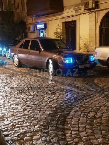 Mercedes E 220 1994, 300,000 km - 2.2 l - Bakı