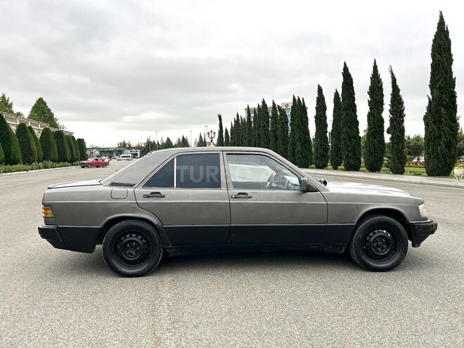 Mercedes 190 1990, 75,000 km - 2.0 l - Gəncə