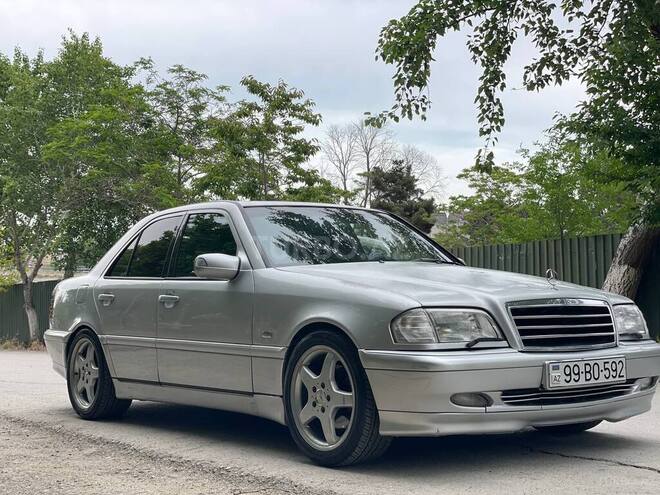 Mercedes C 240