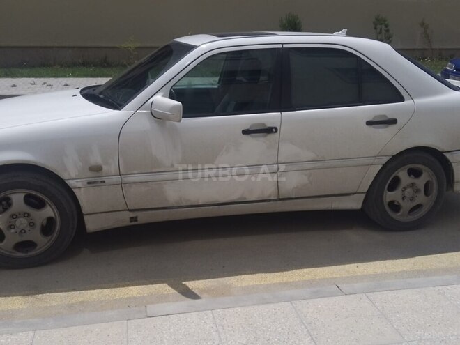 Mercedes C 220 d 1999, 418,000 km - 2.2 л - İmişli