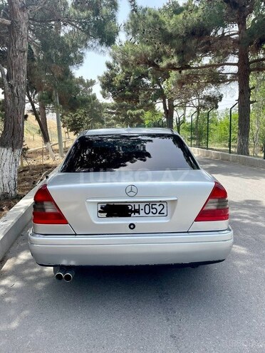 Mercedes C 200