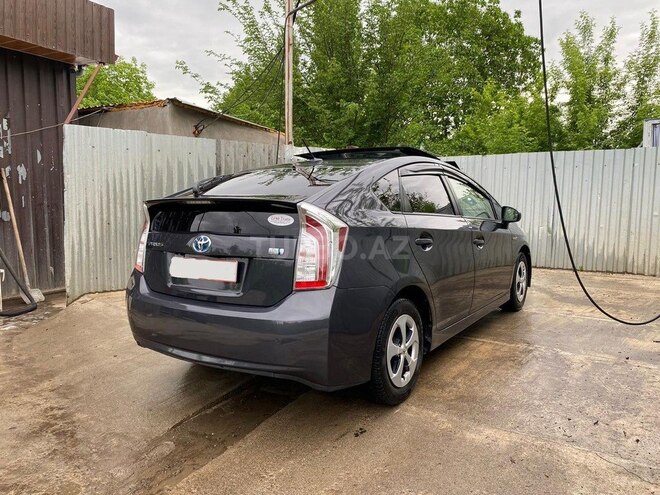 Toyota Prius 2015, 177,000 km - 1.8 l - Bakı
