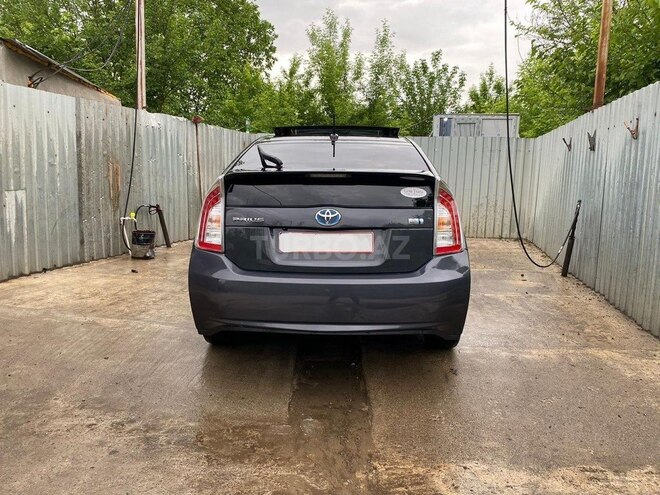 Toyota Prius 2015, 177,000 km - 1.8 l - Bakı