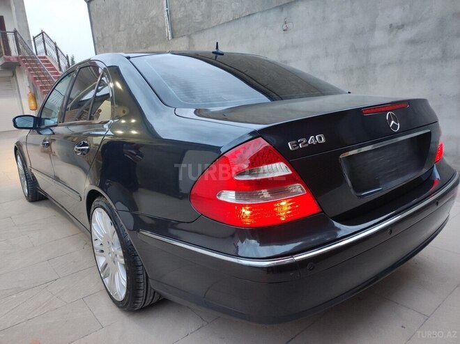 Mercedes E 240