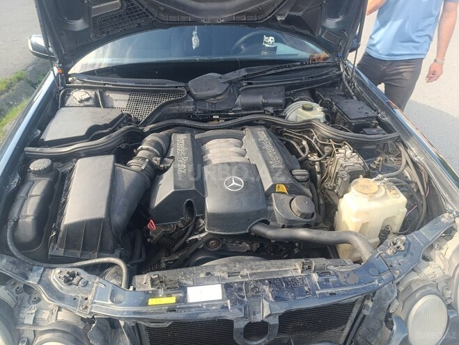 Mercedes E 240 2000, 255,334 km - 2.4 л - Qax