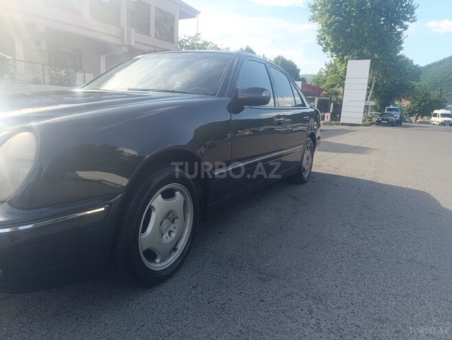 Mercedes E 240 2000, 255,334 km - 2.4 л - Qax