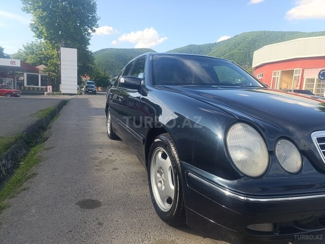 Mercedes E 240 2000, 255,334 km - 2.4 л - Qax