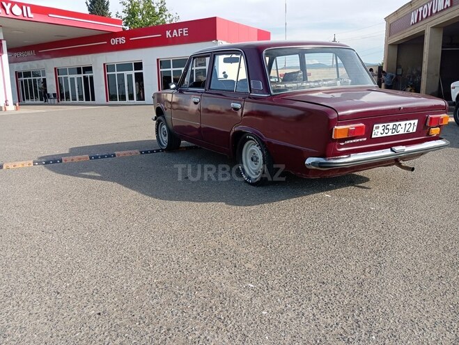 LADA (VAZ) 21011