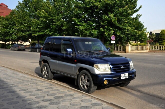 Mitsubishi Pajero io