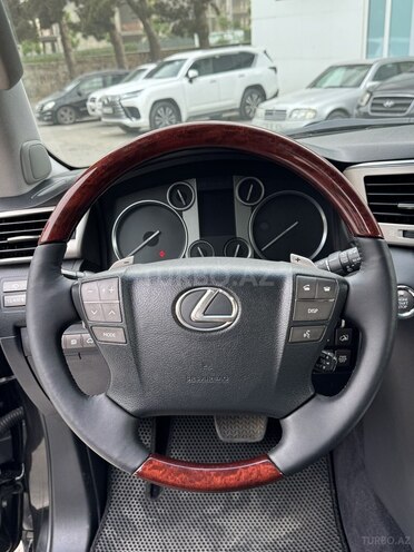 Lexus LX 570