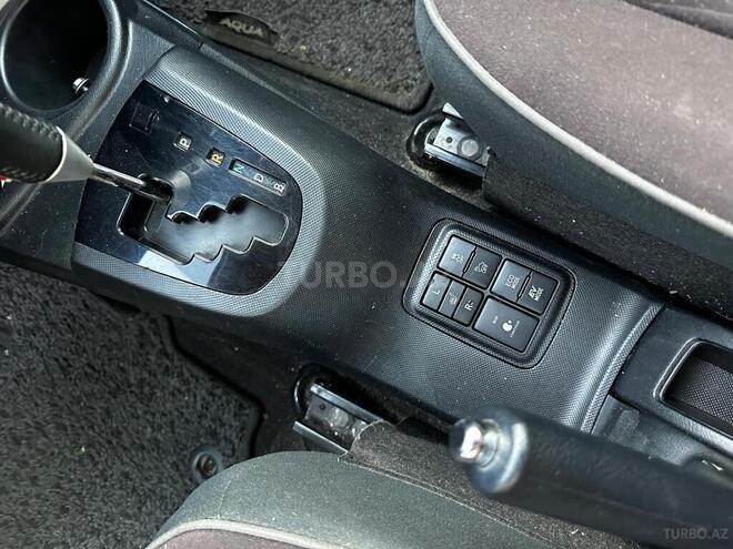 Toyota Prius C 2016, 116,000 km - 1.5 l - Bakı