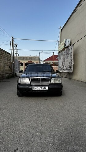 Mercedes E 220 1994, 469,000 km - 2.2 l - Quba