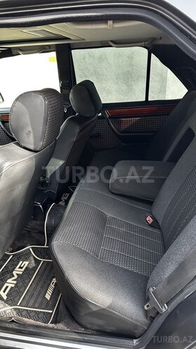 Mercedes E 220 1994, 469,000 km - 2.2 l - Quba