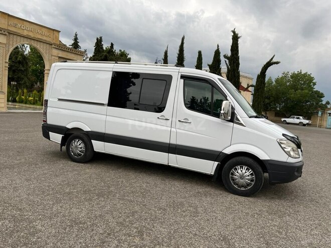 Mercedes Sprinter 208