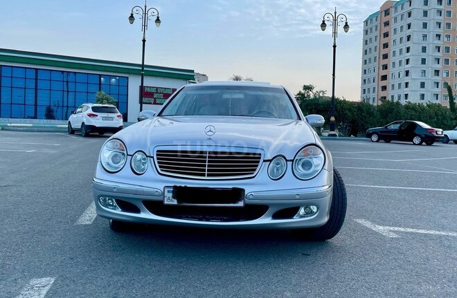 Mercedes E 320