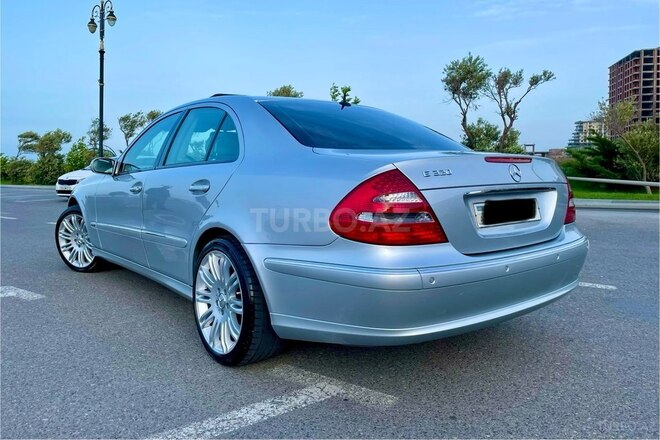 Mercedes E 320